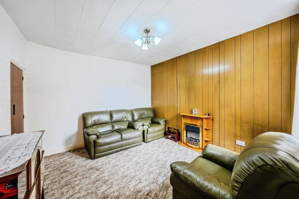 Property photo 3 of 31