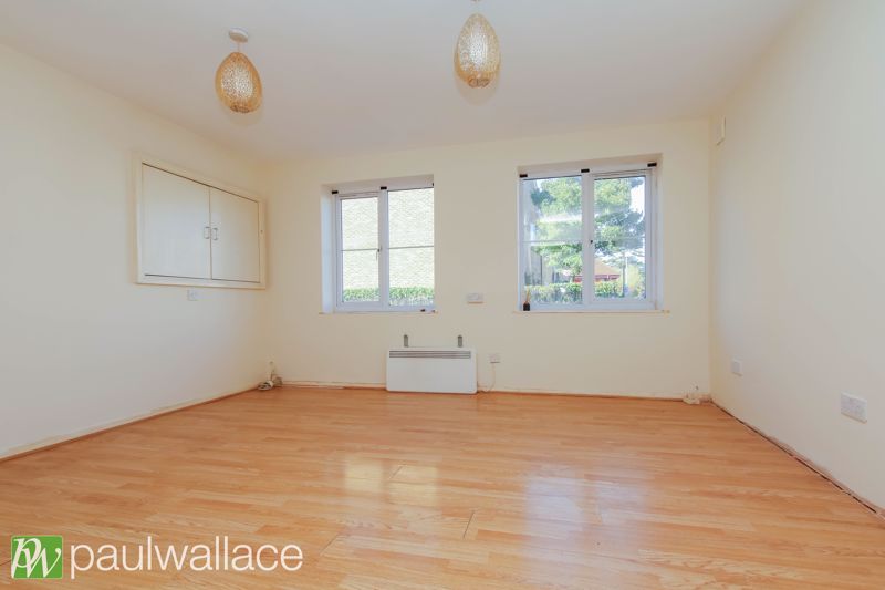 Property photo 2 of 11 Lounge