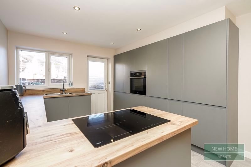 Property photo 3 of 19 Photo 16