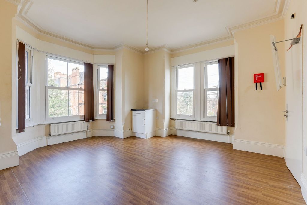 Property photo 3 of 24