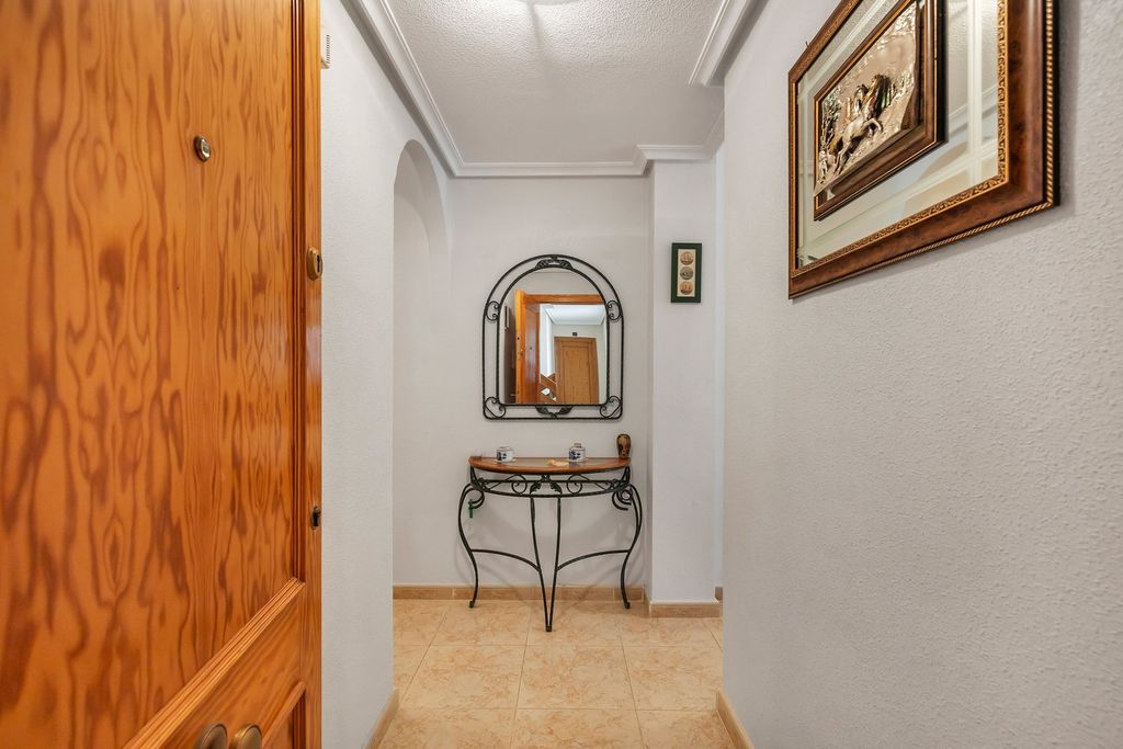 Property photo 3 of 25