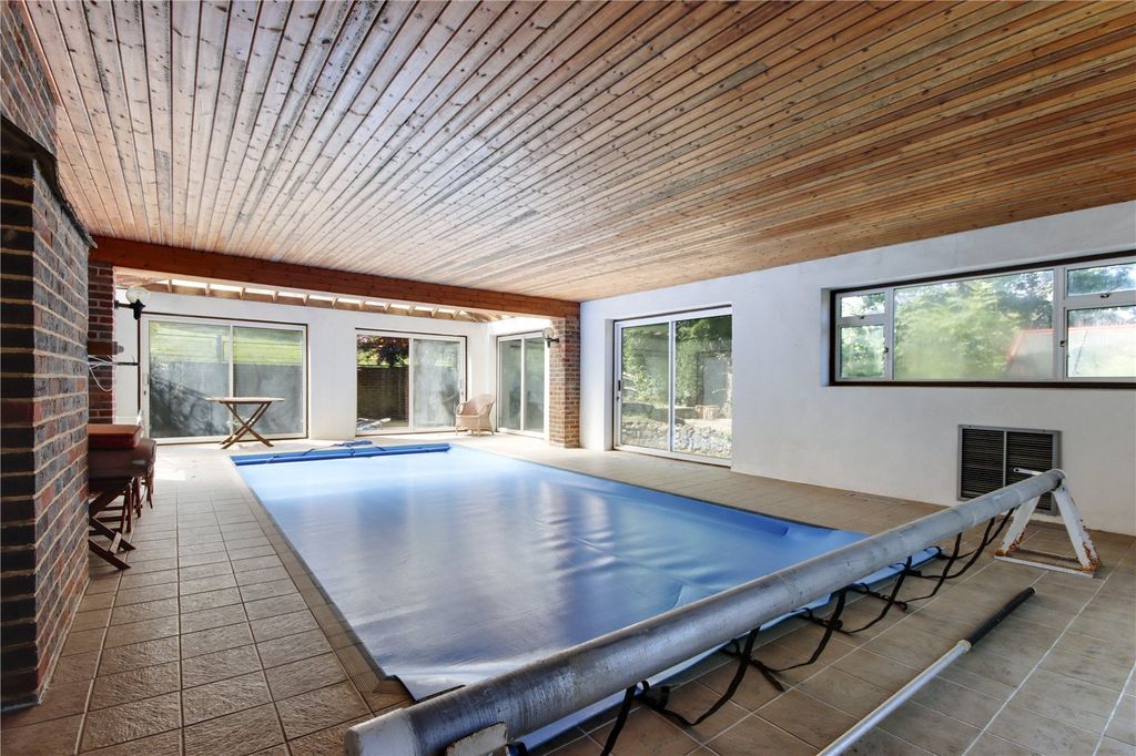Property photo 2 of 19 Swimming Pool