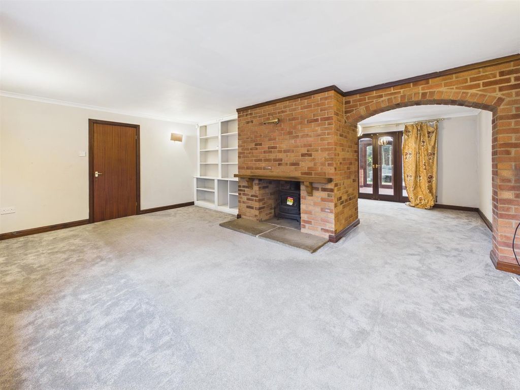 Property photo 2 of 28