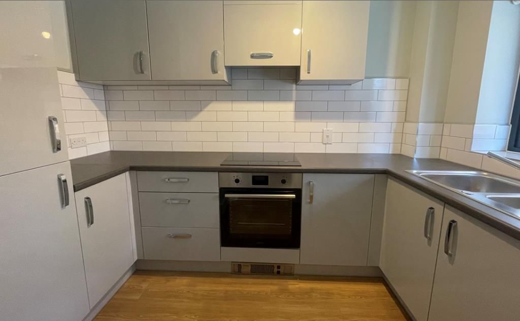 Property photo 1 of 8 Kitchen