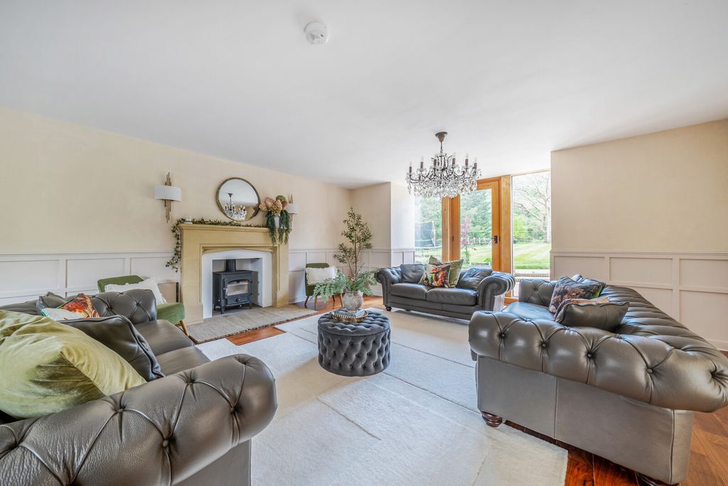 Property photo 2 of 37 1446901-3-69E0E1F...