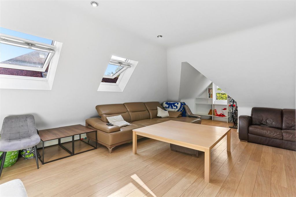 Property photo 3 of 17 1774799907 - 14.Jpg