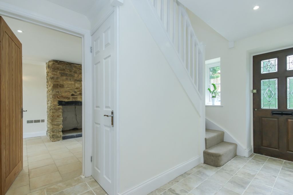 Property photo 3 of 9 61403