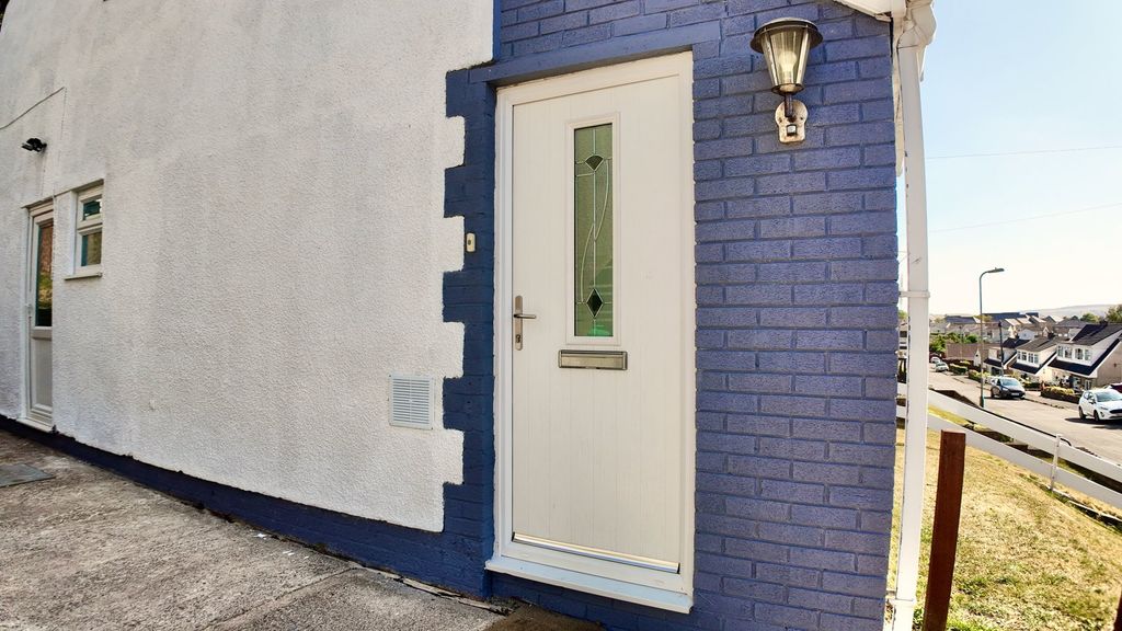 Property photo 3 of 30