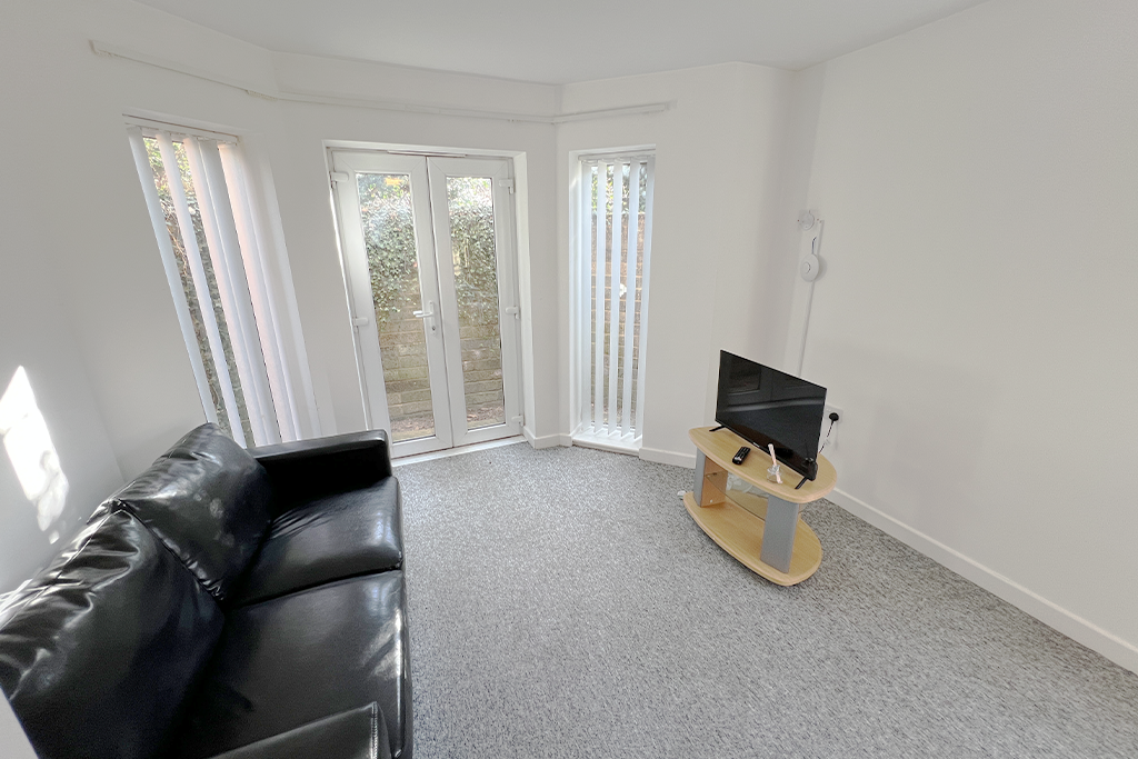 Property photo 3 of 6