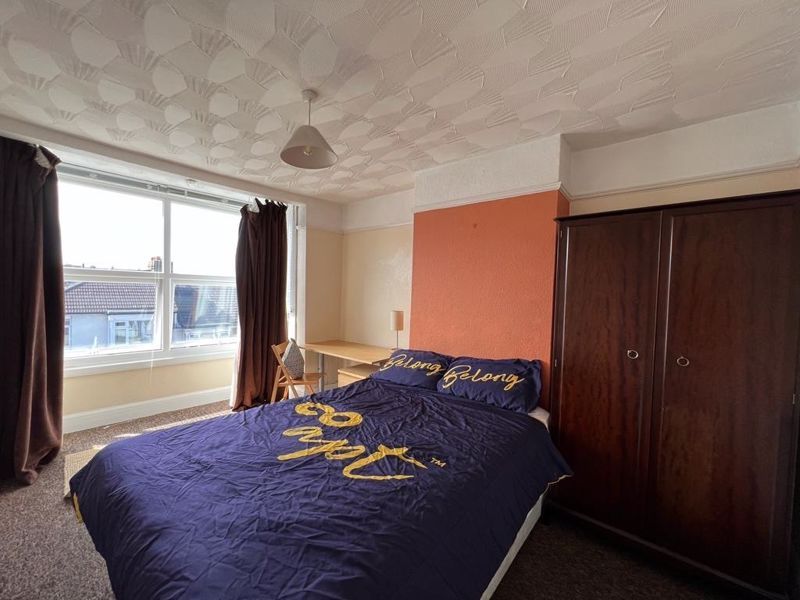 Property photo 1 of 8 Photo 11