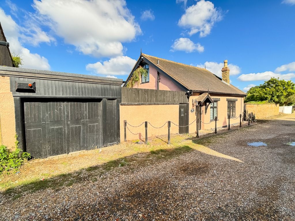 Property photo 1 of 40 4824931