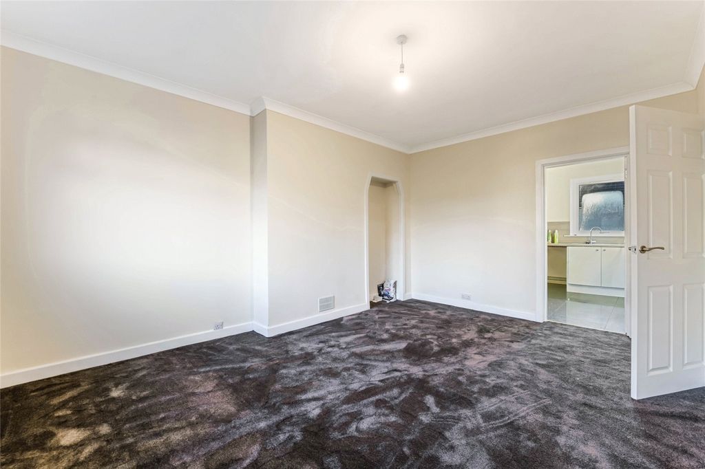 Property photo 3 of 25 Picture No. 04