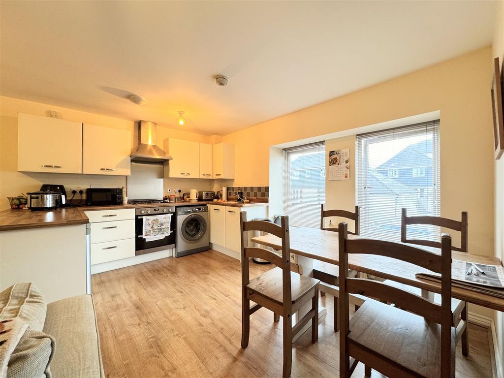 Property photo 2 of 15 Kitchen Diner