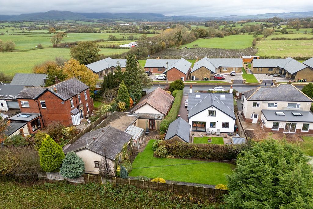 Property photo 1 of 21 4464321