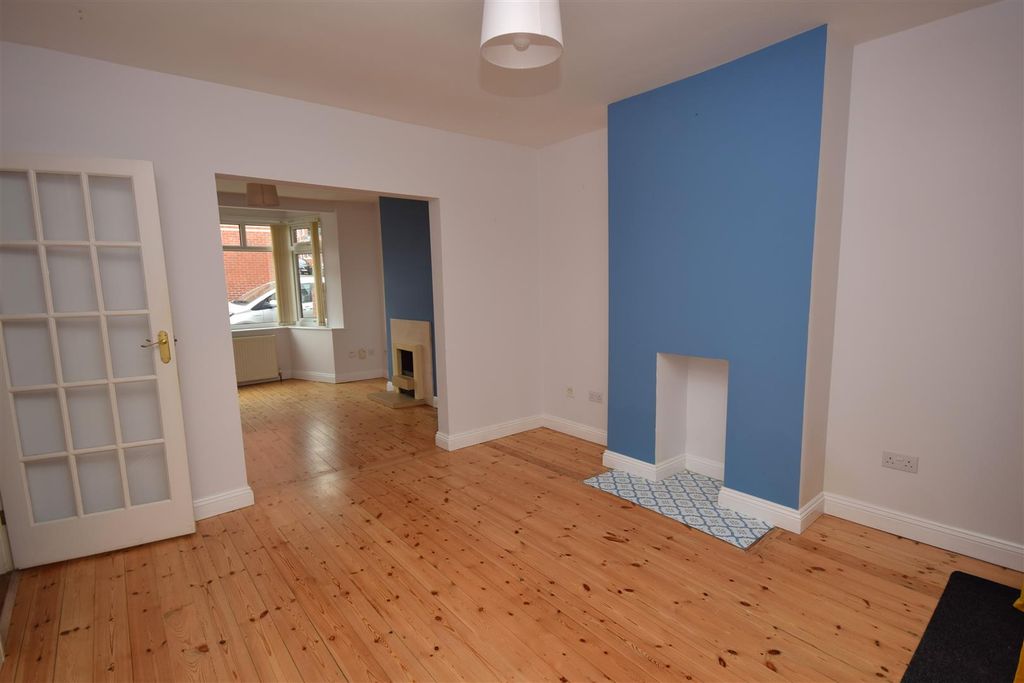 Property photo 2 of 24 Lounge/Dining Room
