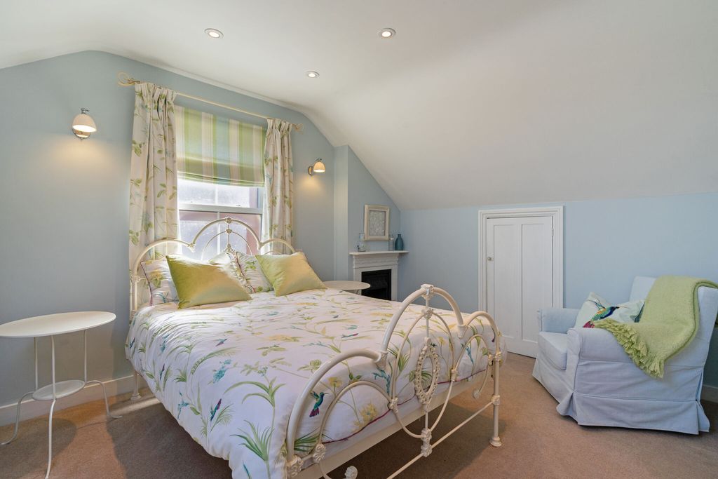 Additional image 21 of 5 bed detached house for saleNetley Street, Farnborough GU14