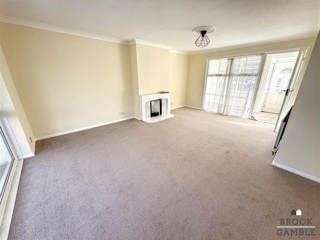 Property photo 2 of 19 01323 438506