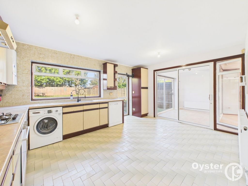 Property photo 3 of 16 Kitchen
