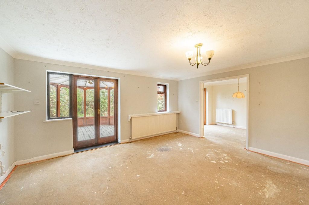 Property photo 2 of 20 Lounge