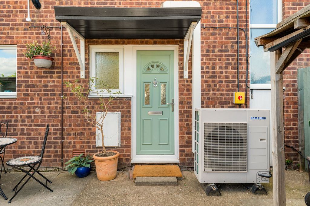 Property photo 2 of 21