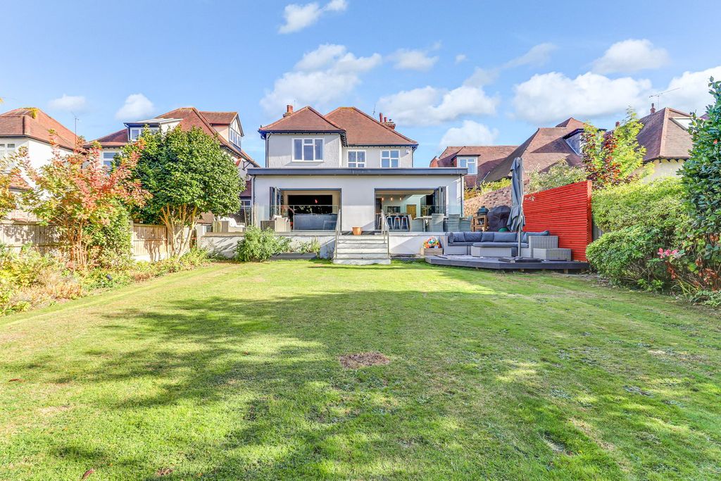 Property photo 1 of 31