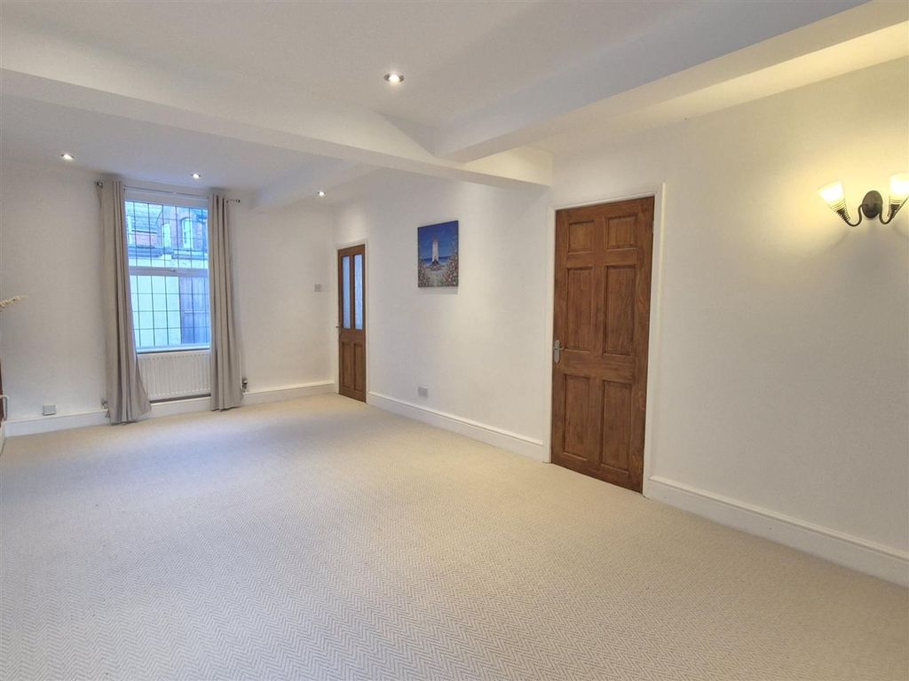 Property photo 3 of 13 Lounge/Diner