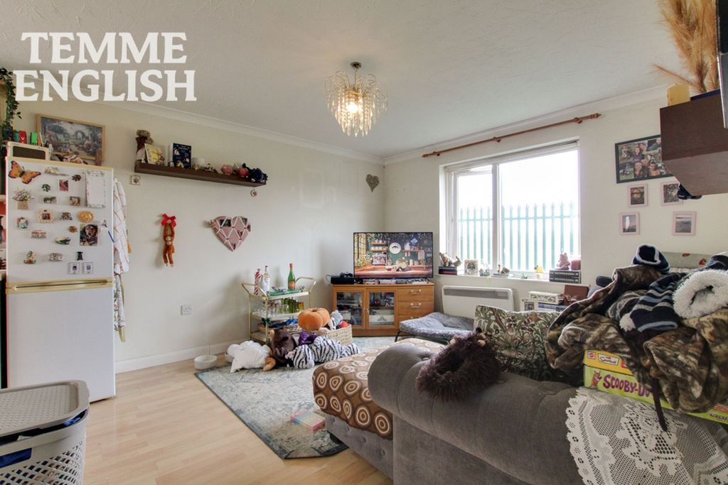 Property photo 3 of 9