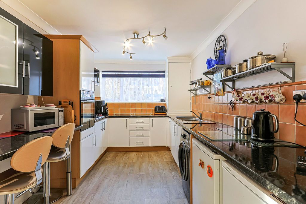 Property photo 3 of 25