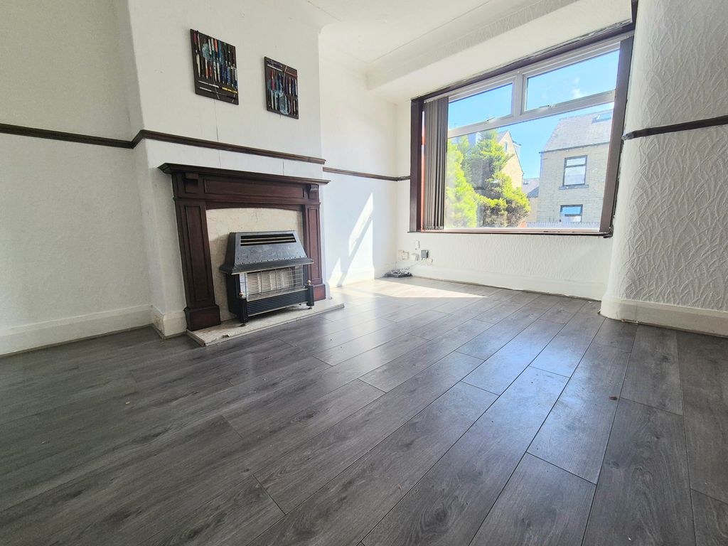 Property photo 2 of 9 Image