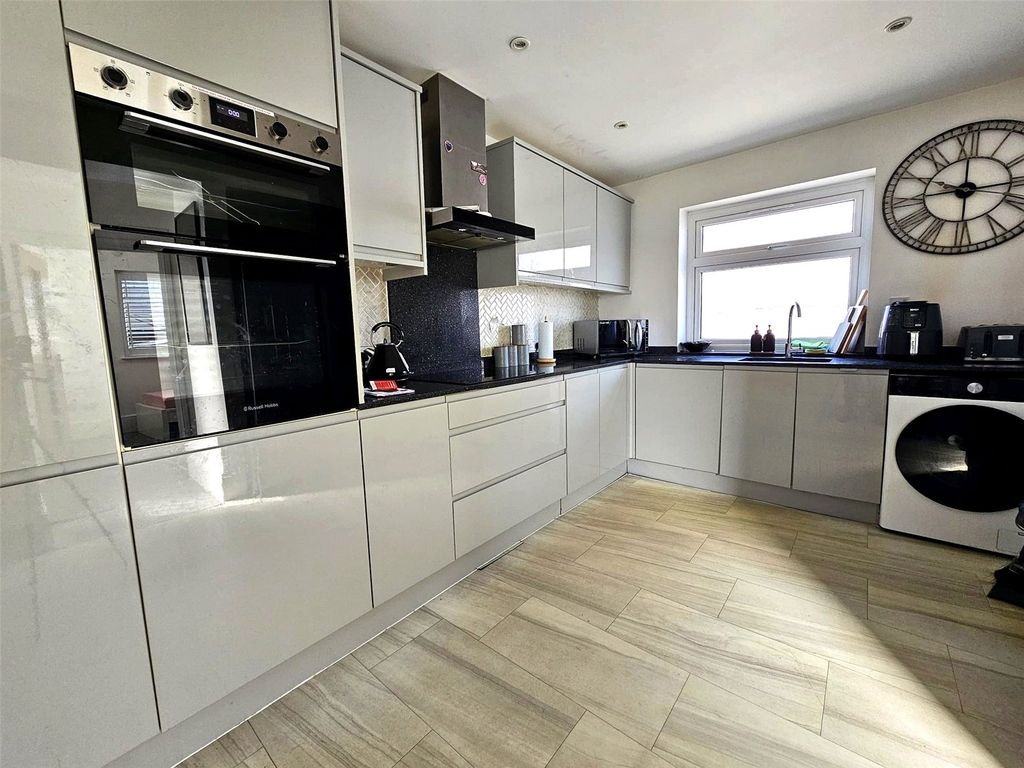 Property photo 3 of 13 Picture No. 05