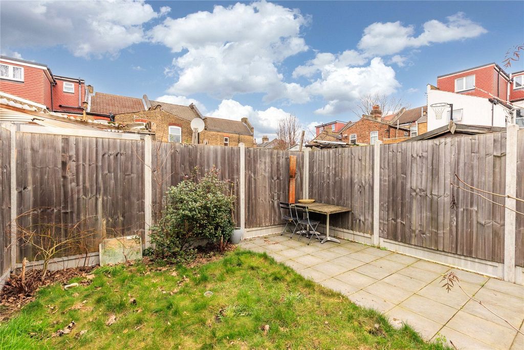 Property photo 3 of 16 Picture No. 15