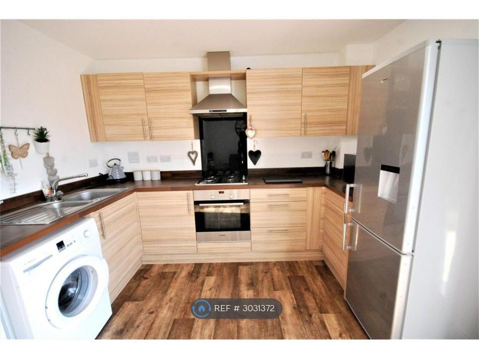 Property photo 2 of 8 Kitchen