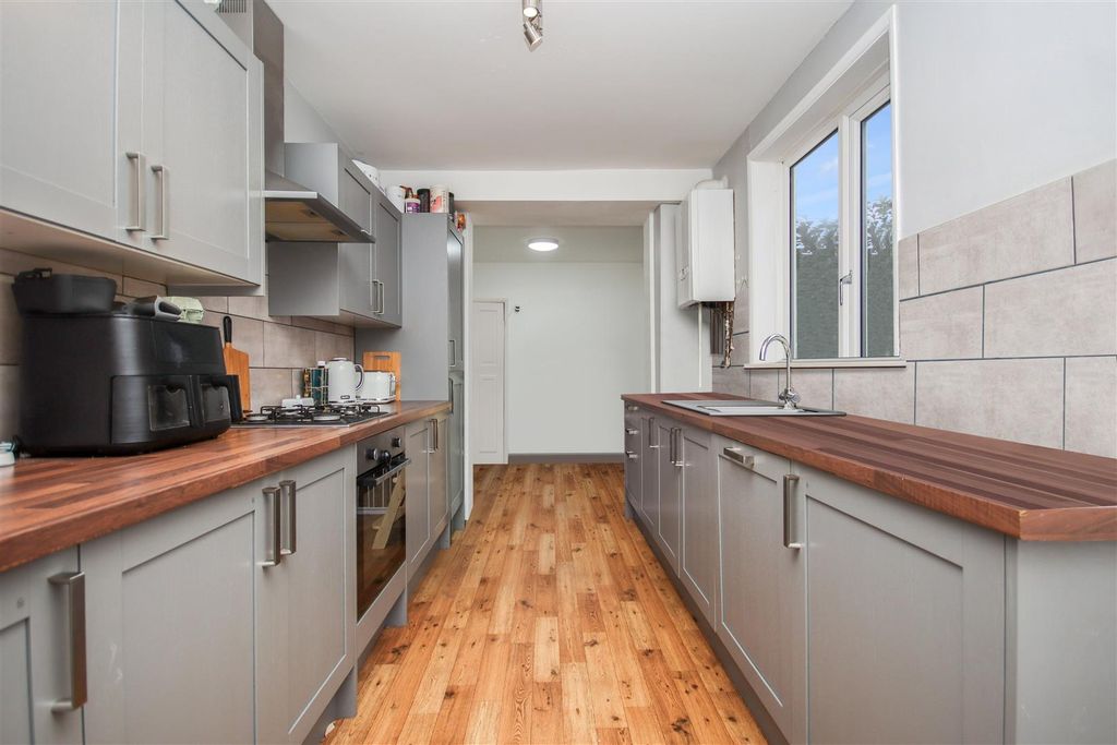 Property photo 2 of 10 Img_0964.Jpg