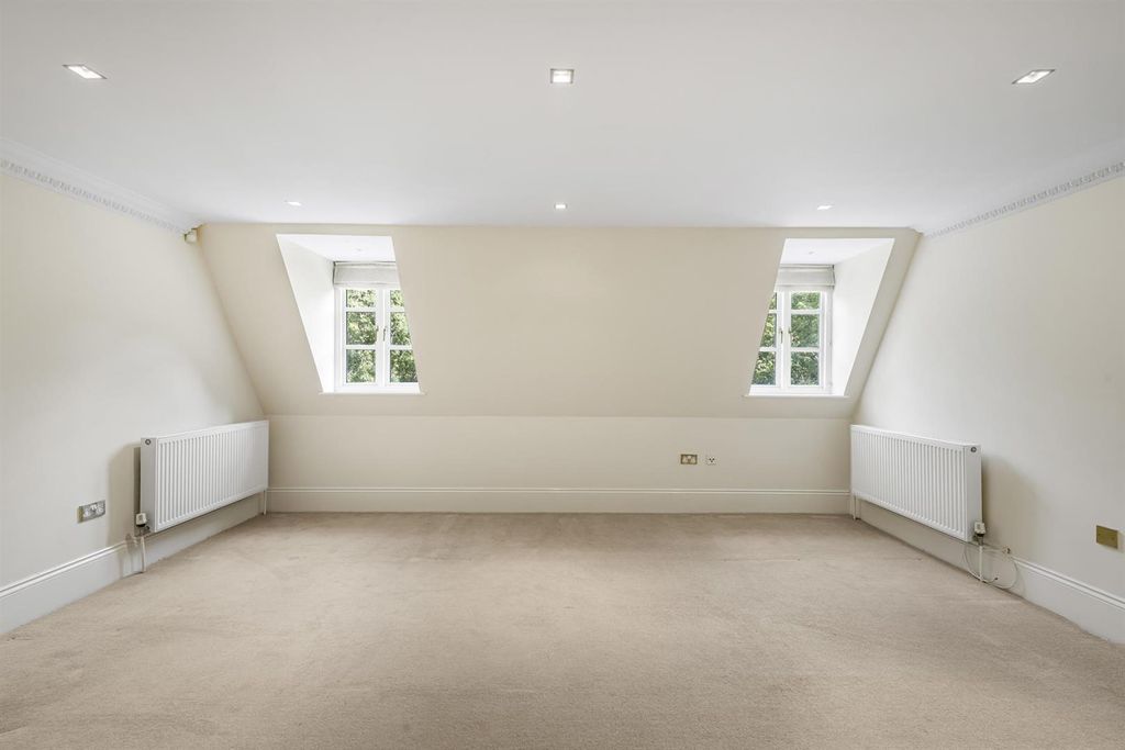 Property photo 3 of 16 Living Room