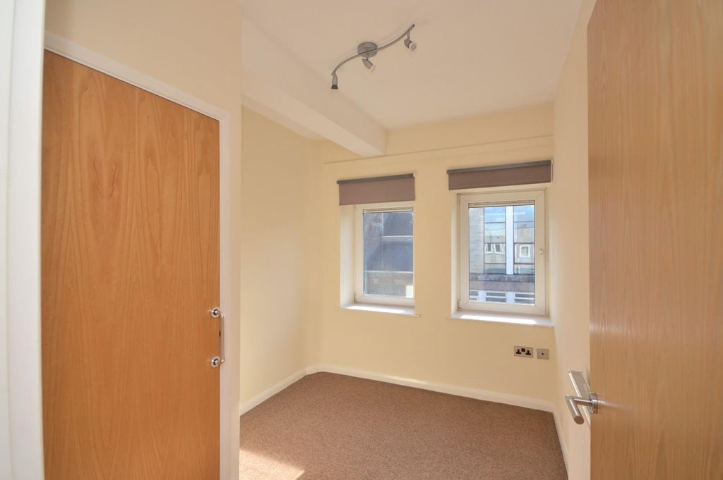 Property photo 3 of 5 Bedroom