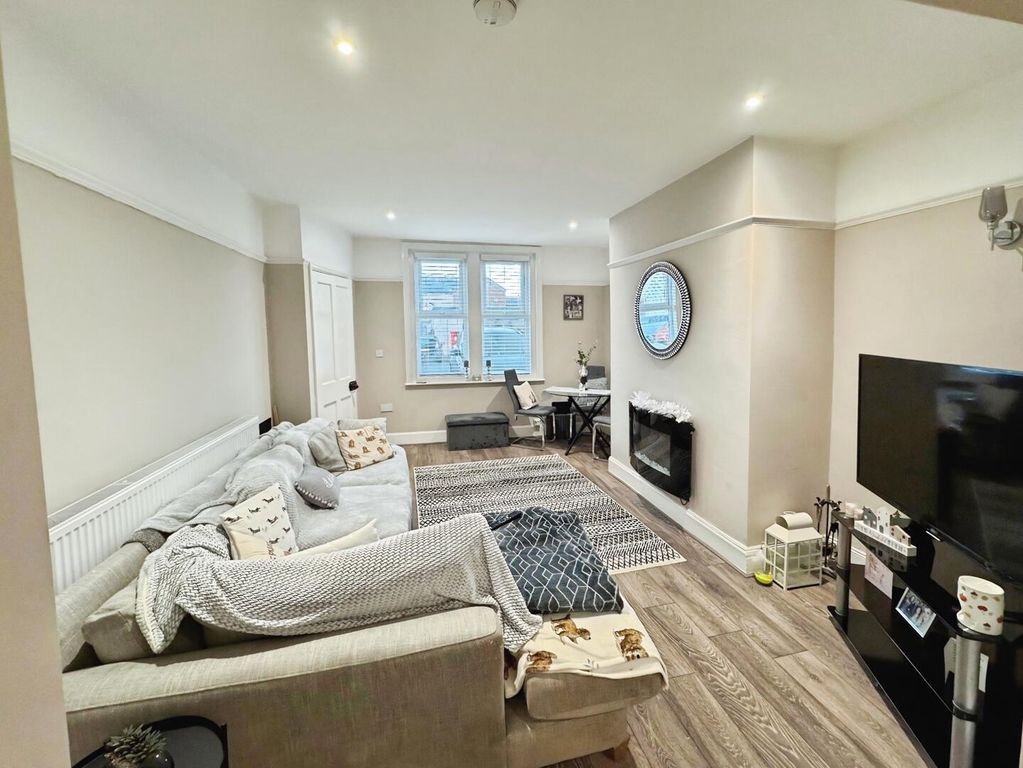 Property photo 3 of 16 Living Room