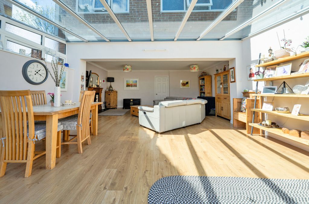 Property photo 3 of 11 1446288-8-69Df9A4...