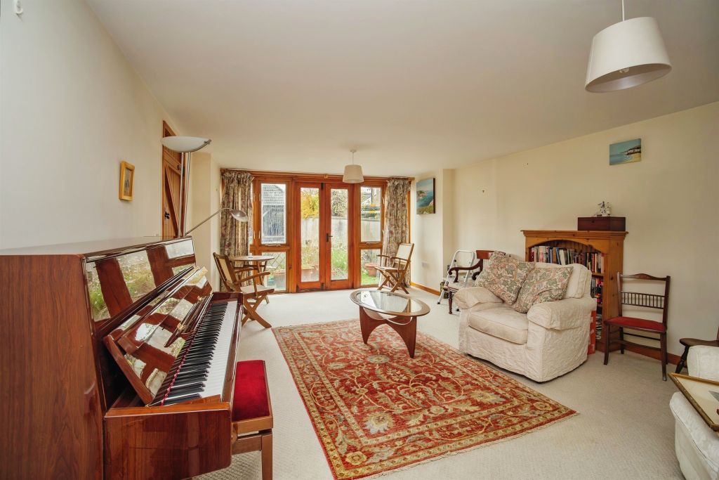 Property photo 2 of 17