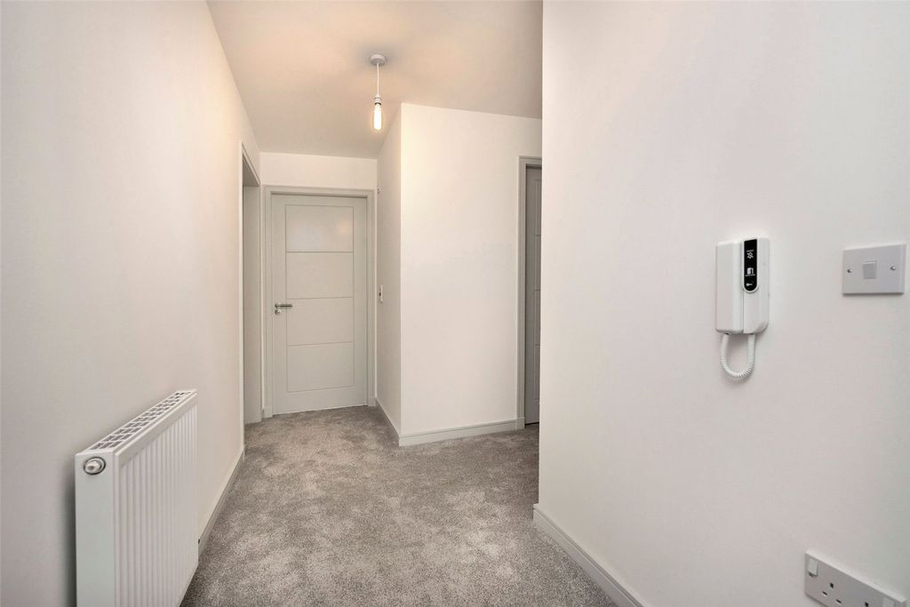 Property photo 2 of 34 Picture No. 02