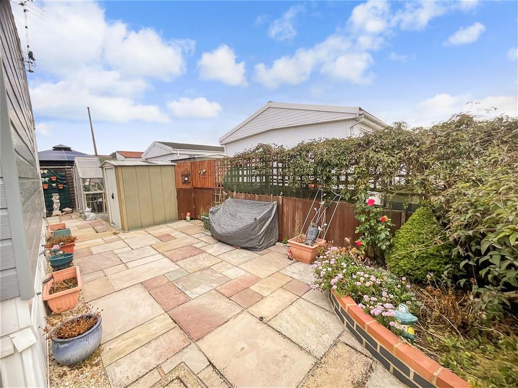 Property photo 1 of 8 Garden