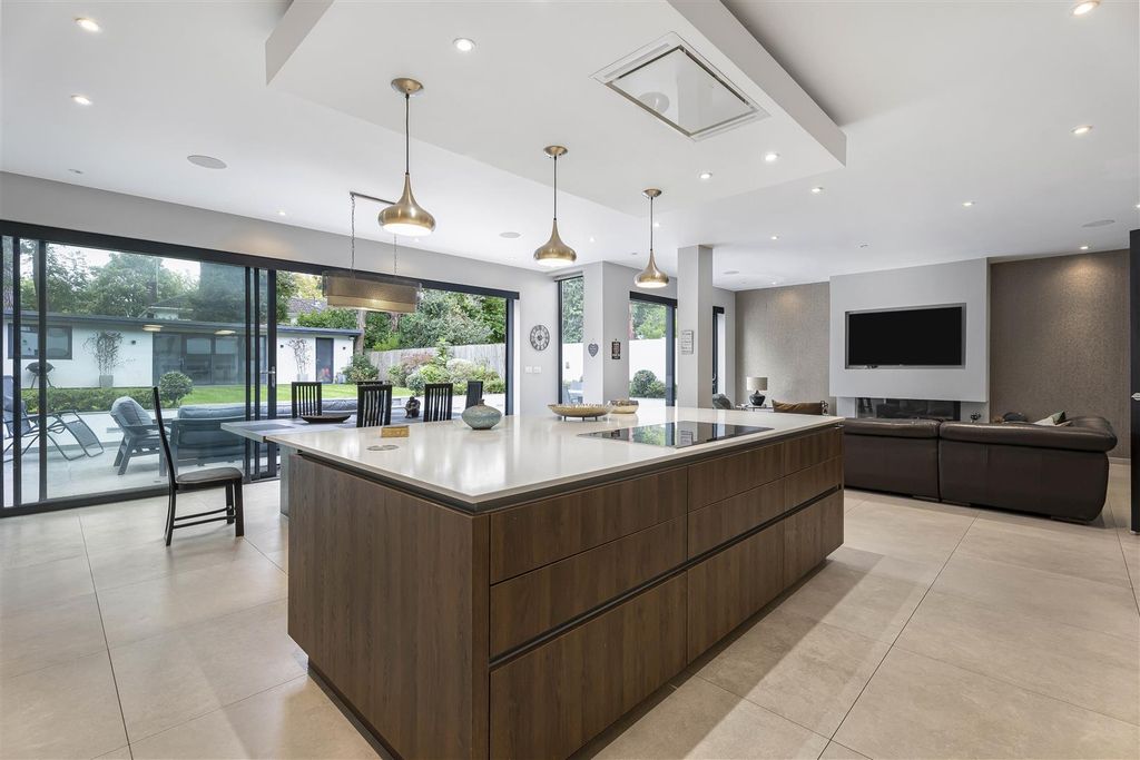 Property photo 2 of 36 39_65931.Jpg