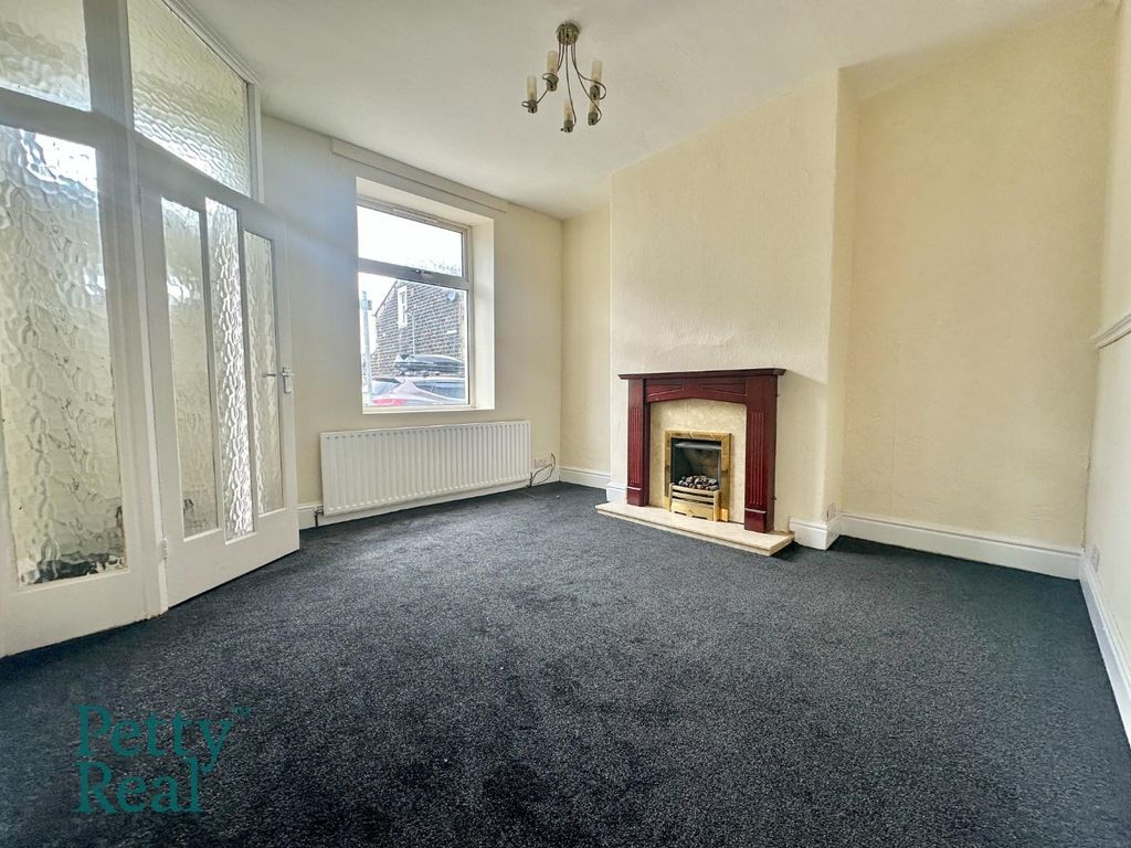 Property photo 2 of 10 6A23Db7B-98D2-4820-Aa30-60993Bf591B8.Jpeg