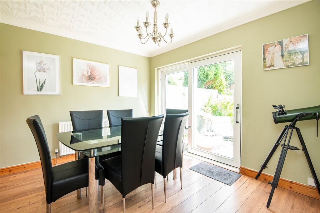 Property photo 3 of 19 Dining Room