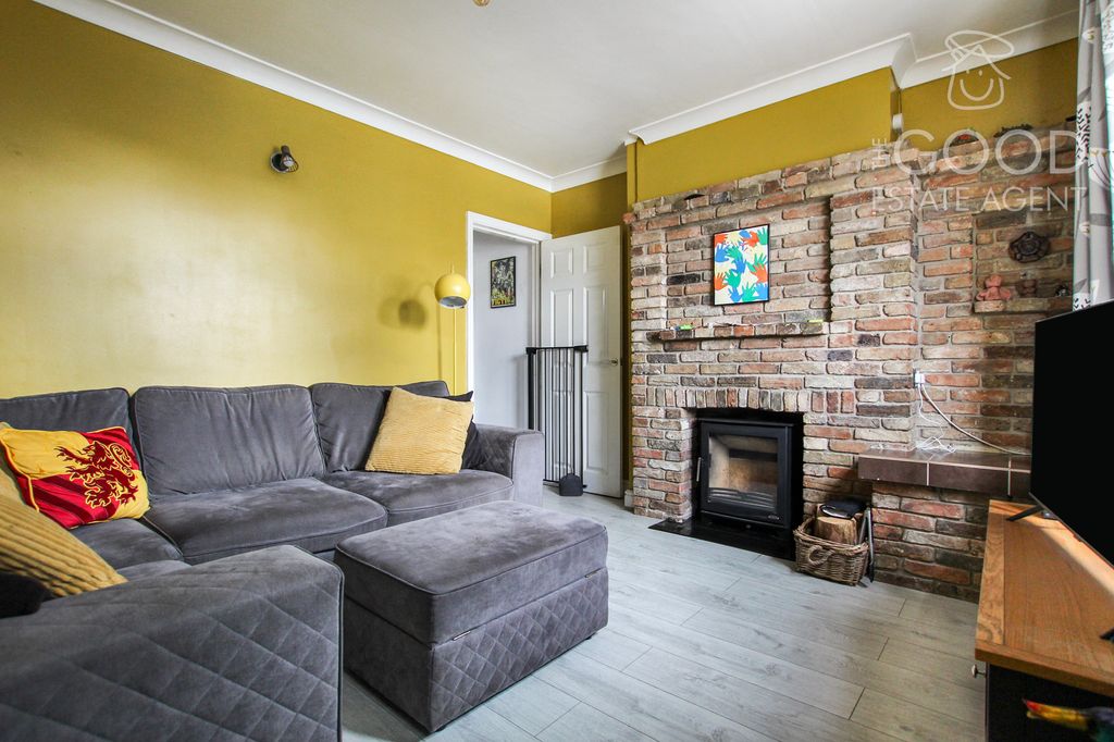 Property photo 2 of 18