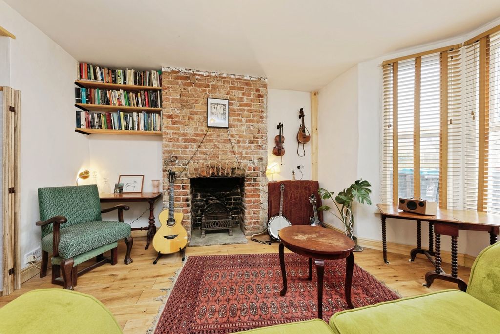 Property photo 3 of 19 Pbox-Img.Jpg