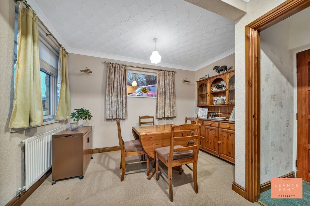 Property photo 3 of 32