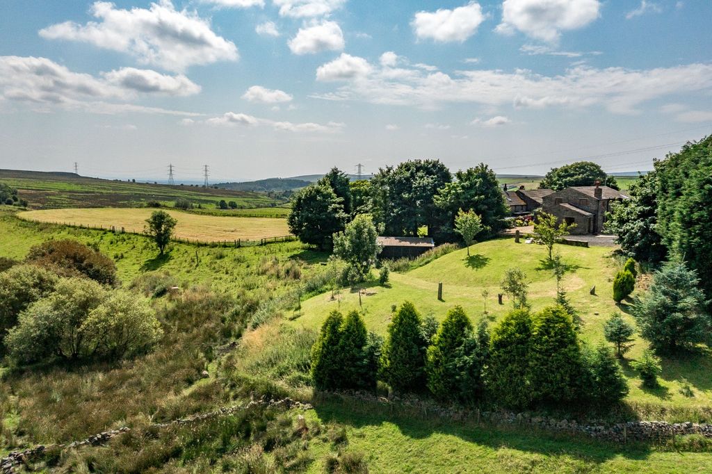 Property photo 2 of 33 3612044