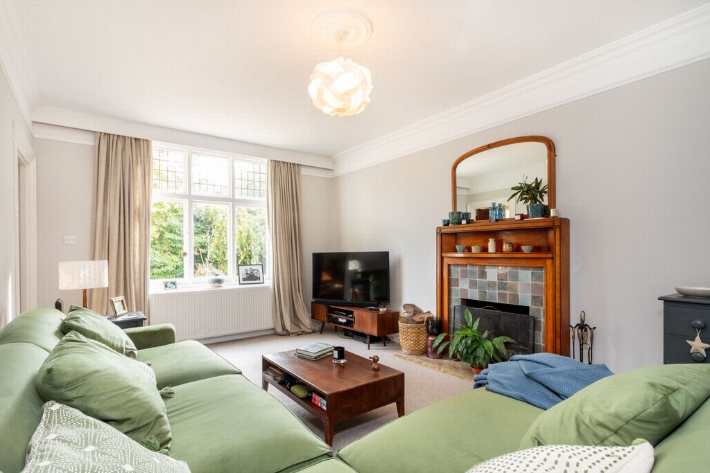 Property photo 3 of 42 Sititng Room