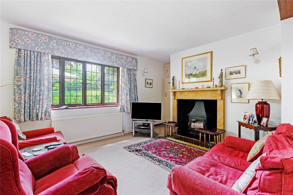 Property photo 3 of 18 Sitting Room
