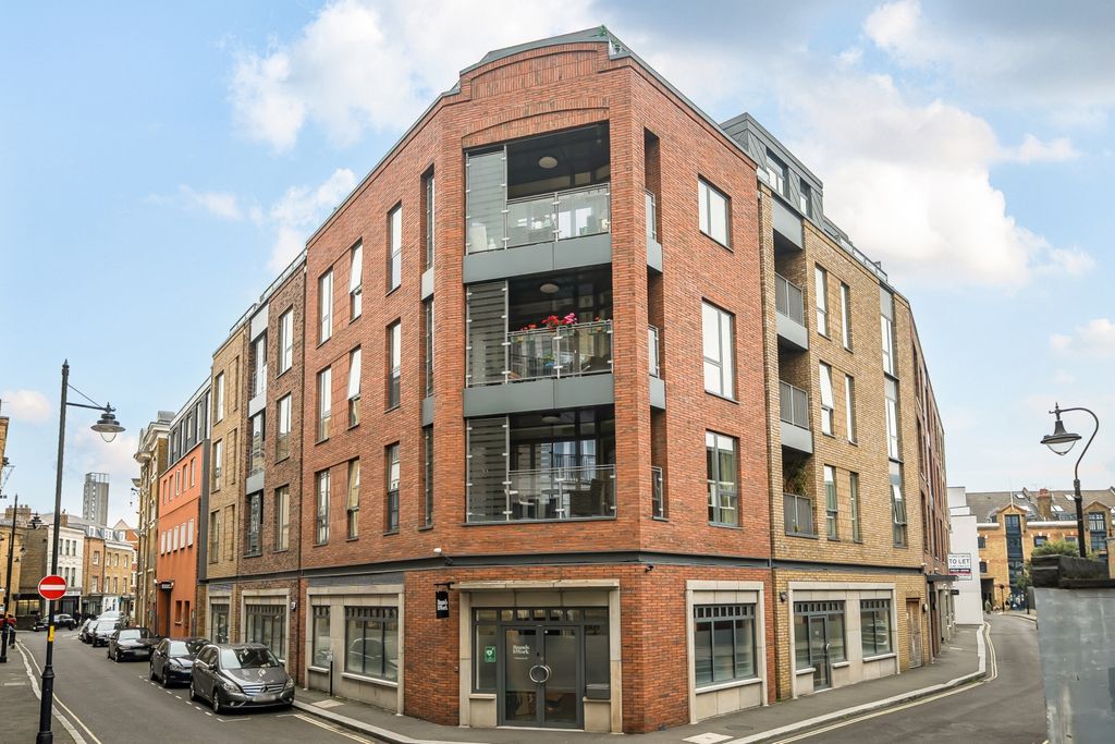 Property photo 3 of 19 External